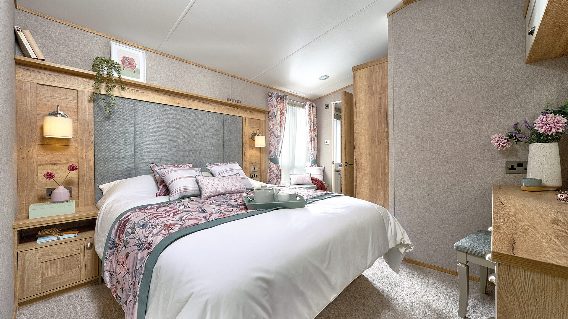 ABI_2024_MAIN BEDROOM_0156_RT_1920x1254